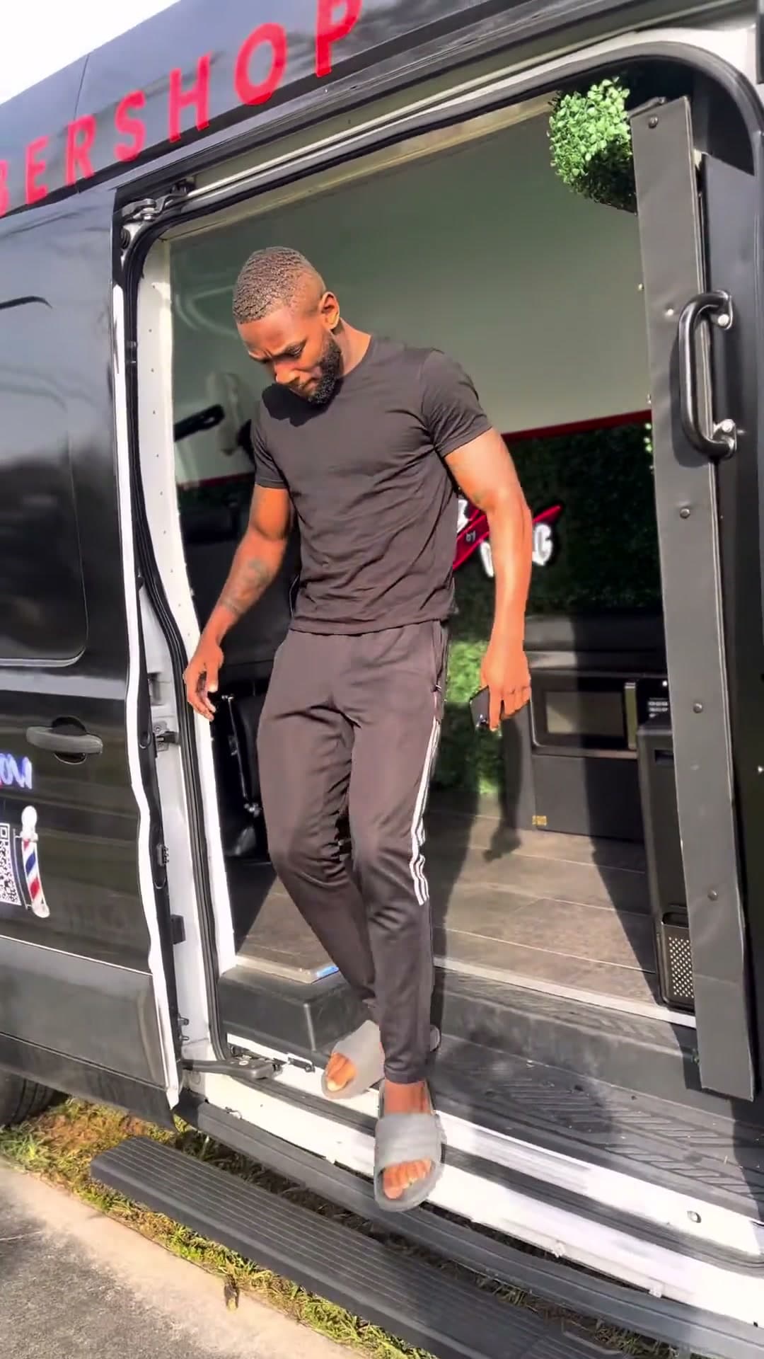The Shop Pulls Up